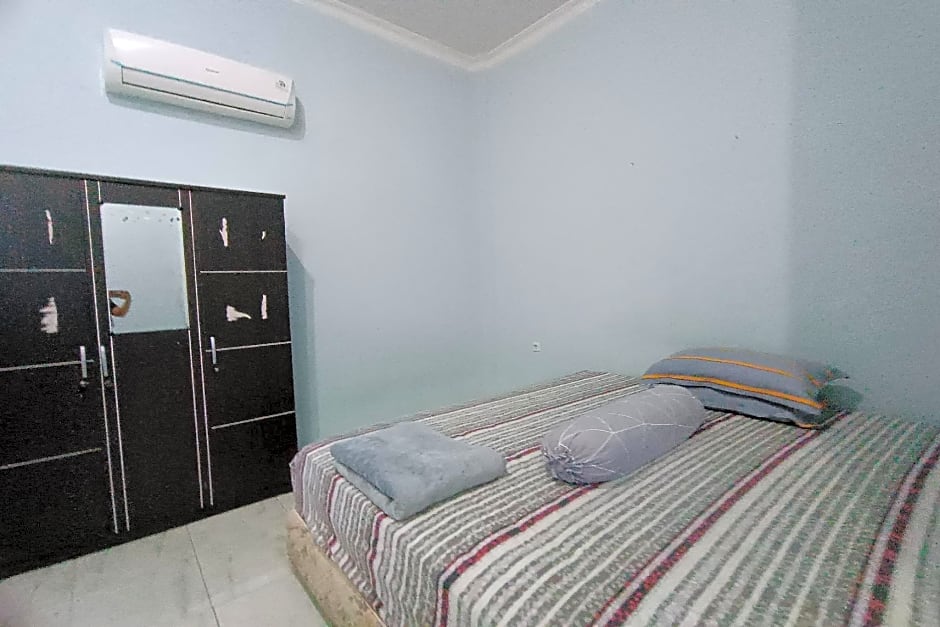 OYO 92806 Penginapan Geby Syariah