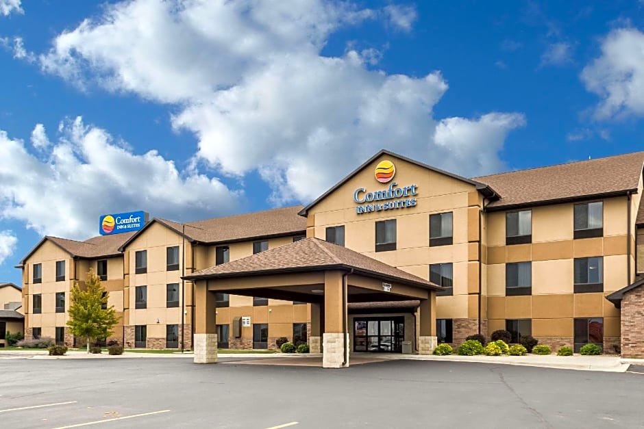 Comfort Inn & Suites Mitchell I-90