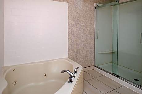 Executive King Suite - Non-Smoking