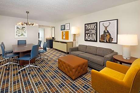King Conference Suite