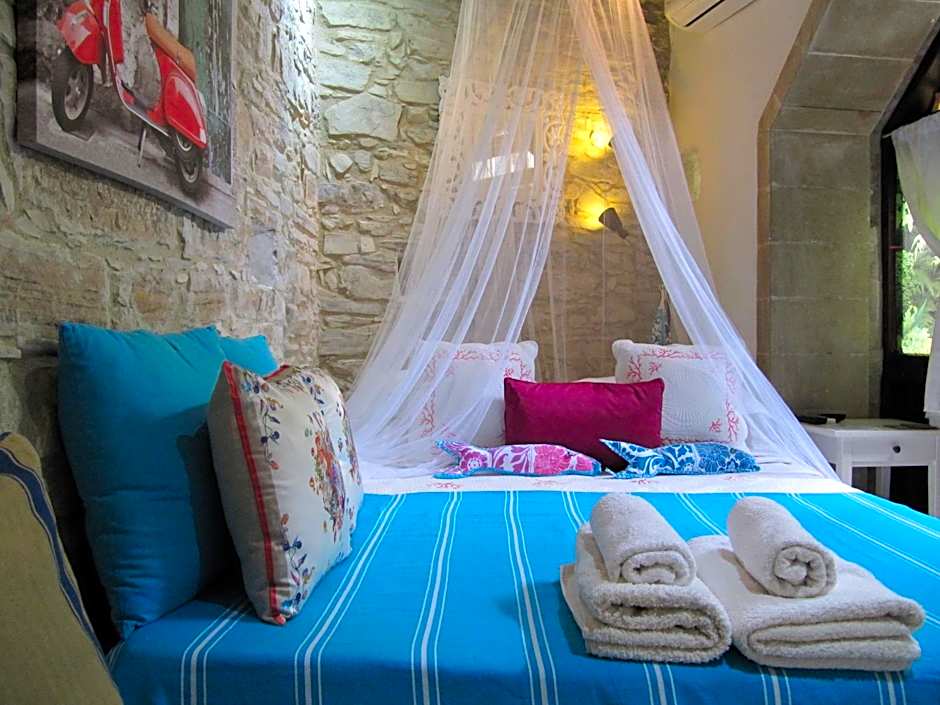 Stratos ArtDeco House