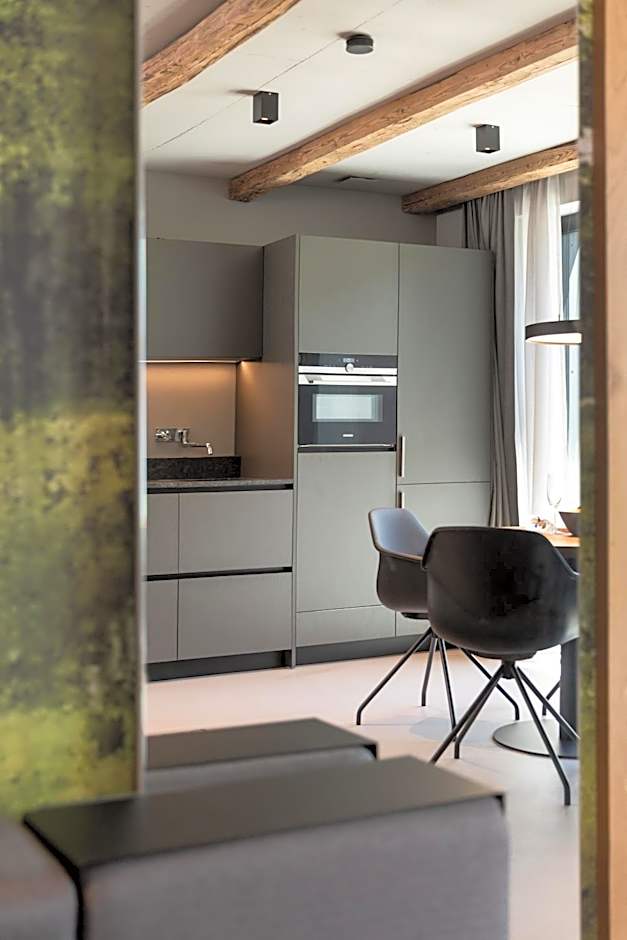 GOING TRIPLE A apartments EAST