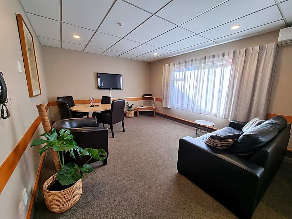 Amross Court Motor Lodge