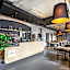 Qbatura Cafe & Hotel