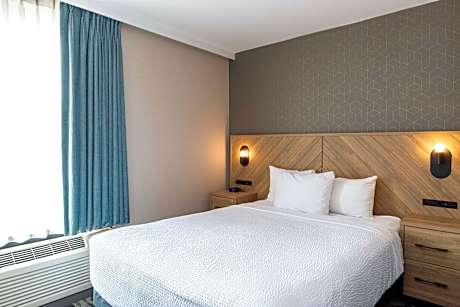 Standard Suite, 1 Queen Bed, Sofa Bed, Kitchen, W/D, Balcony