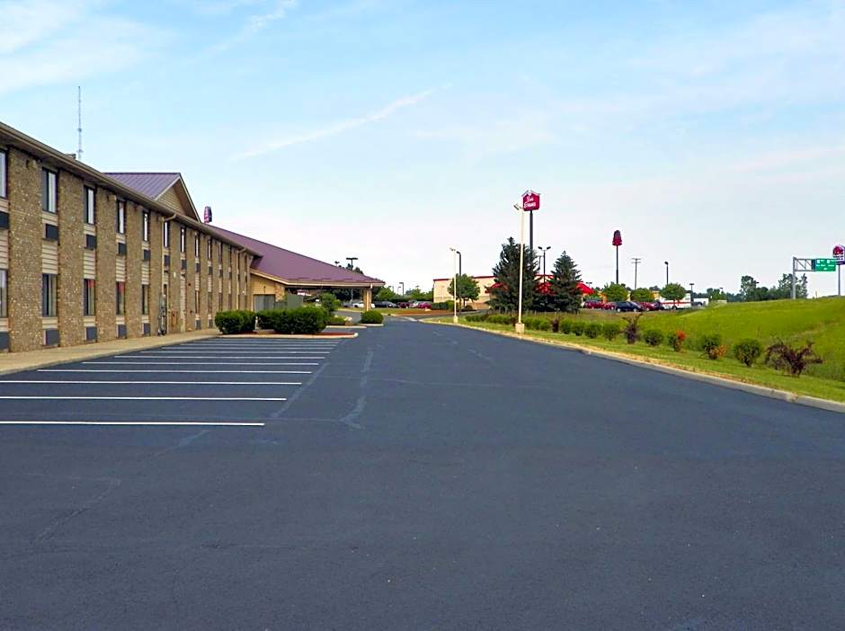 Royalton Inn & Suites Upper Sandusky