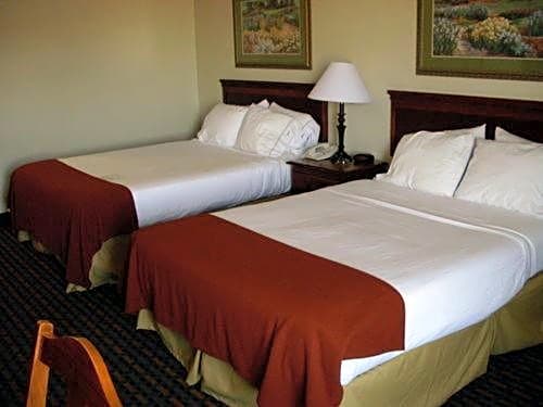 Holiday Inn Express Hotel & Suites Laurinburg by IHG