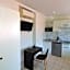 STUDIO CASSIN - next to tramway line 2 near airport