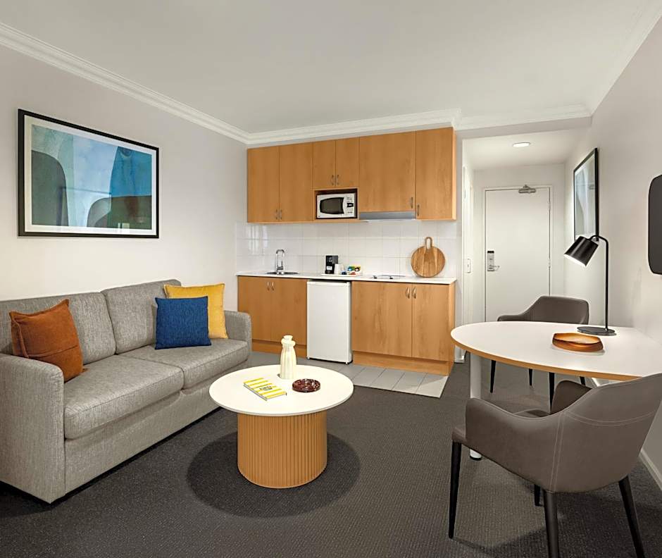 Oaks Perth Hotel