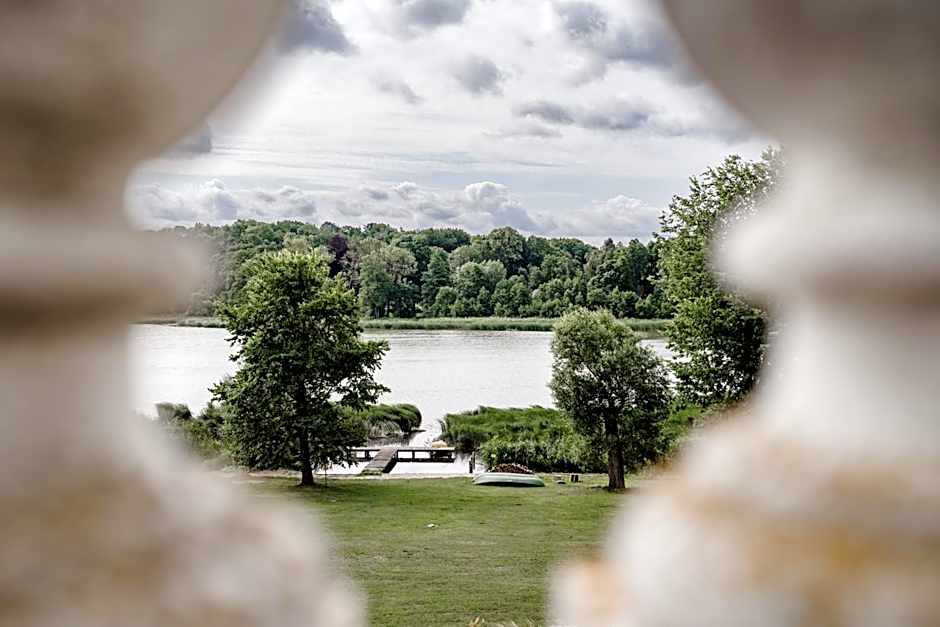 THERESET Schloss Groß Plasten