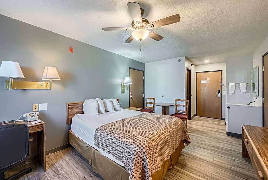 Photo 1 of 1 of 1 Queen Bed, Mobility Accessible