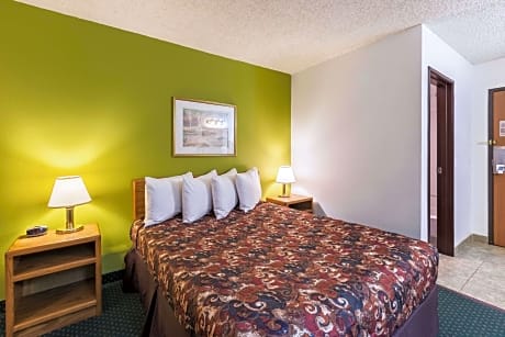 1 Queen Bed, No Smoking, Accessible Room