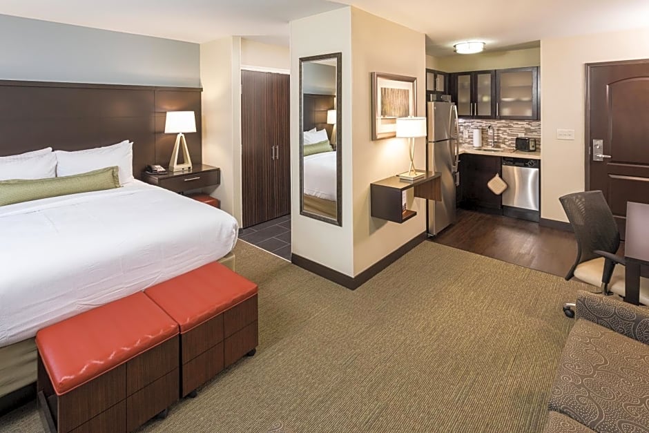 Staybridge Suites OMAHA WEST