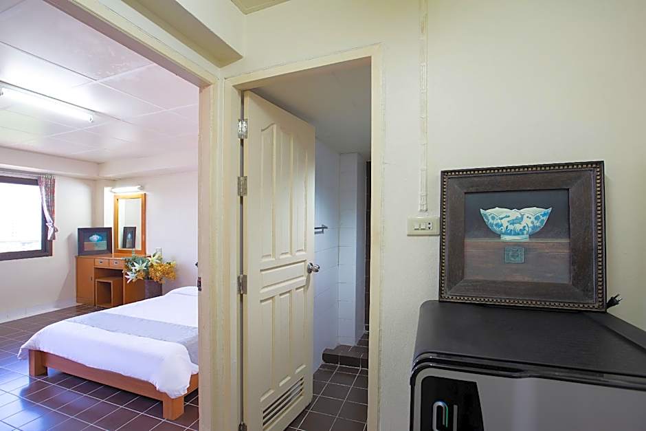 D haus Ngamwongwan Residence