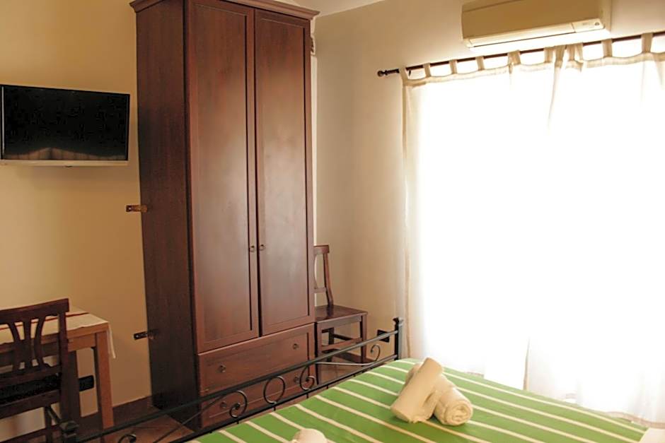 Photo 1 of 7 of Standard 1 Double Bed or 2 Beds