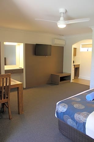 King Room with Spa Bath