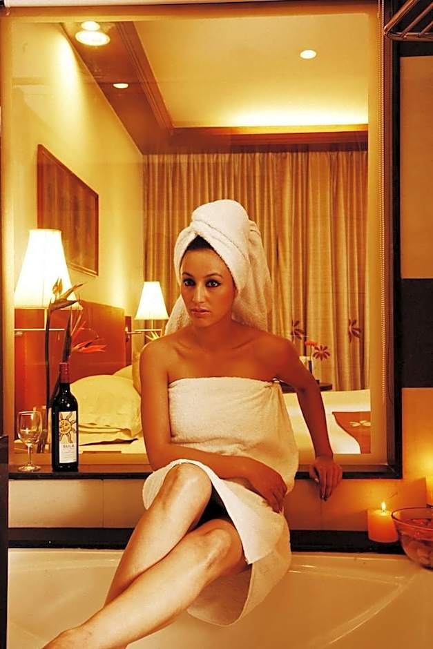 Treehouse Hotel Club & Spa, Bhiwadi