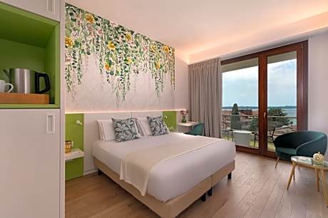 Superior Double Room with Lake View