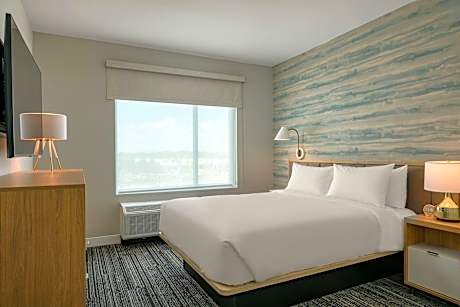 Studio, 1 Queen, Sofa bed