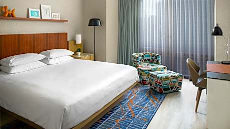 Room, 1 King Bed, City View