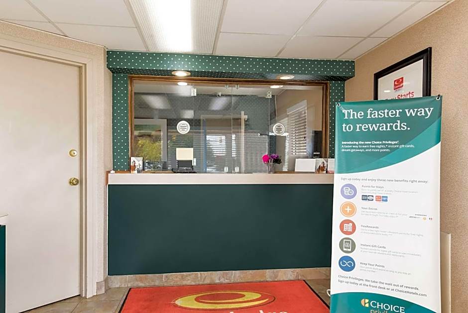Econo Lodge North Washington