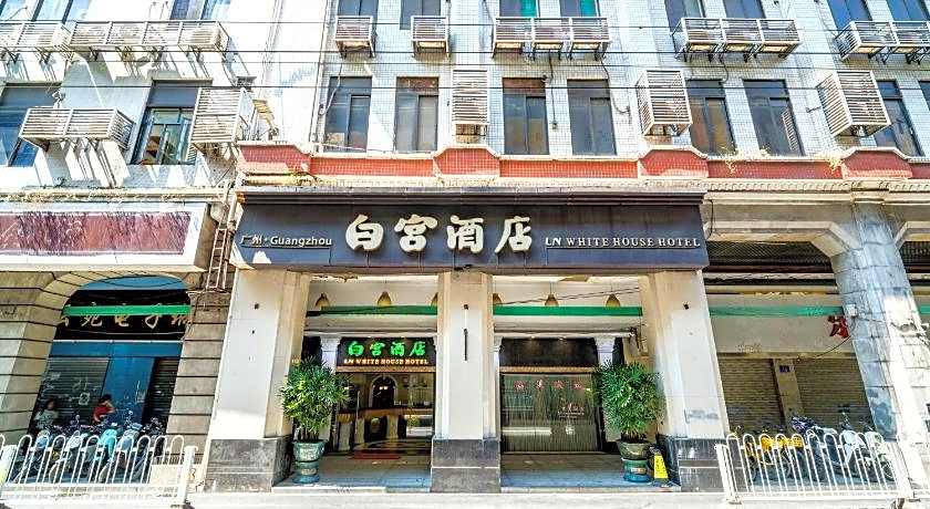 Ln White House Hotel