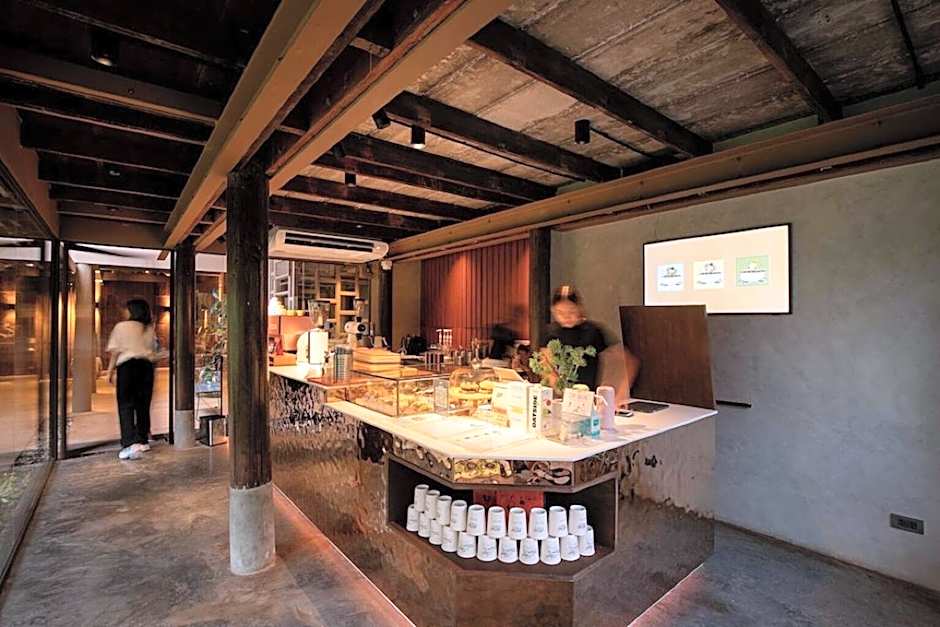 Syama Ayudhya, Residence & Café