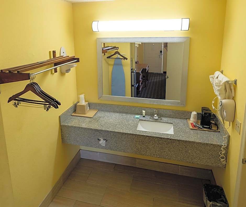 Loyalty Inn Hawkinsville