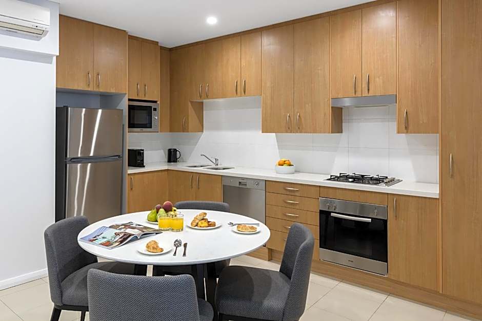 Meriton Suites Waterloo