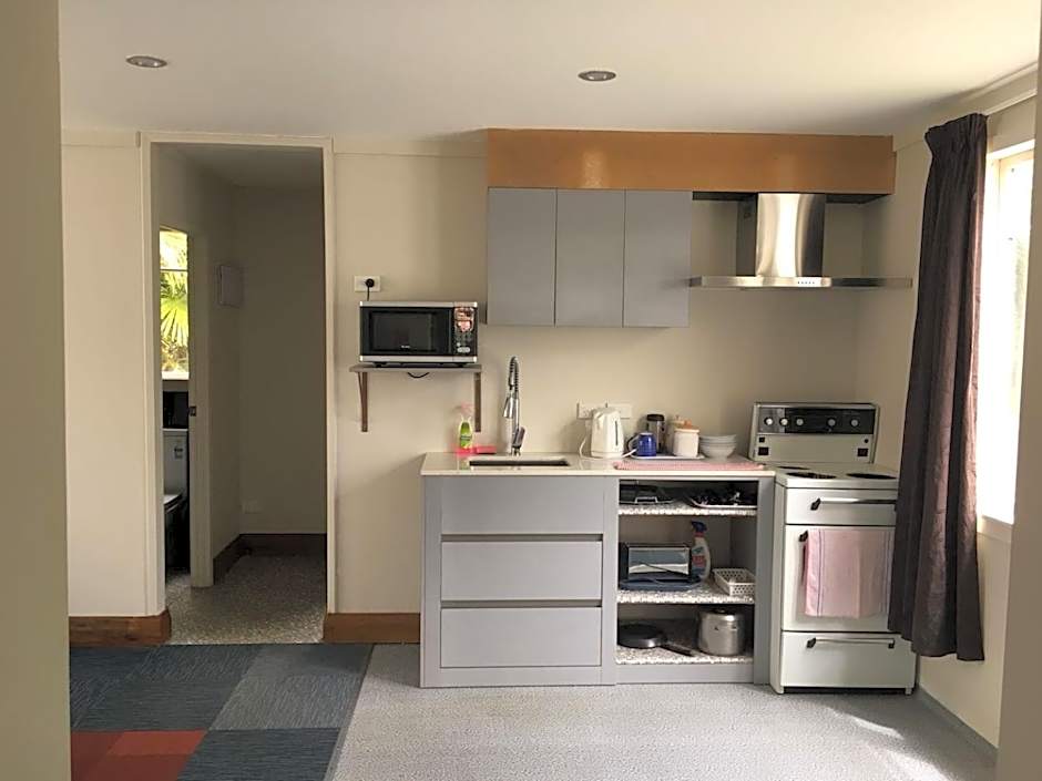 Te Puia Hot Springs Hotel