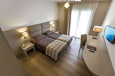 Family Room (4 Adults)