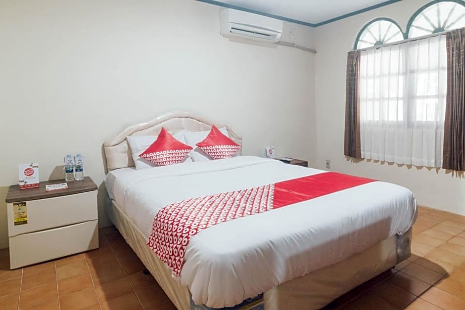 OYO 1688 Collin Beach Hotel