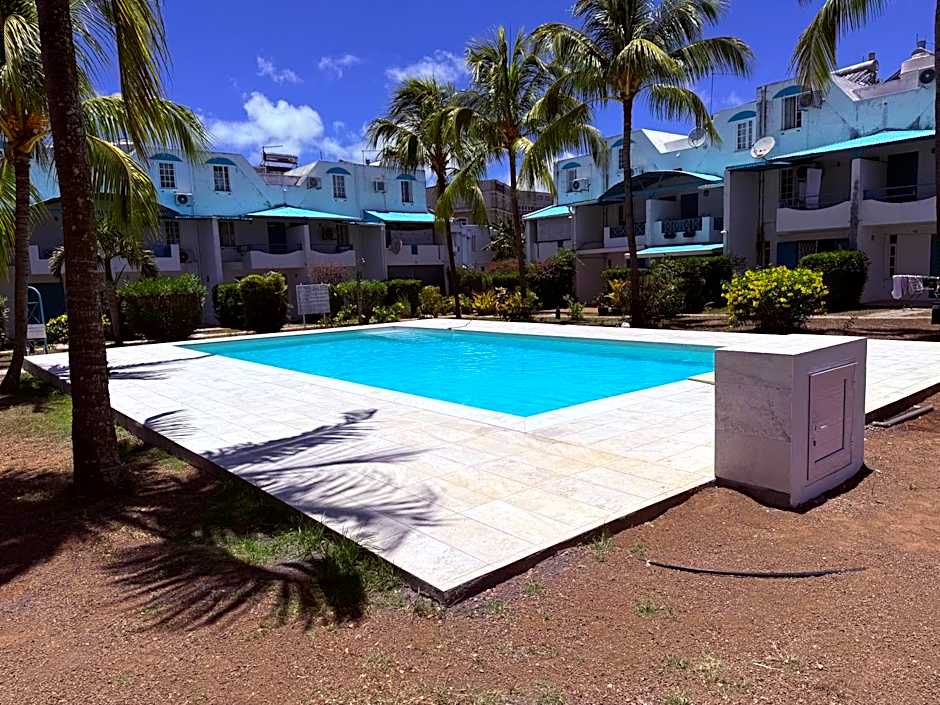 Cozy townhome near beach in heart of Grand Baie