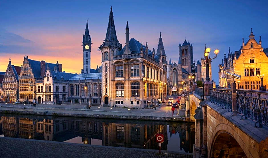 Burgstraat 17 Apartment in Exclusive Patrician House in Medieval Ghent