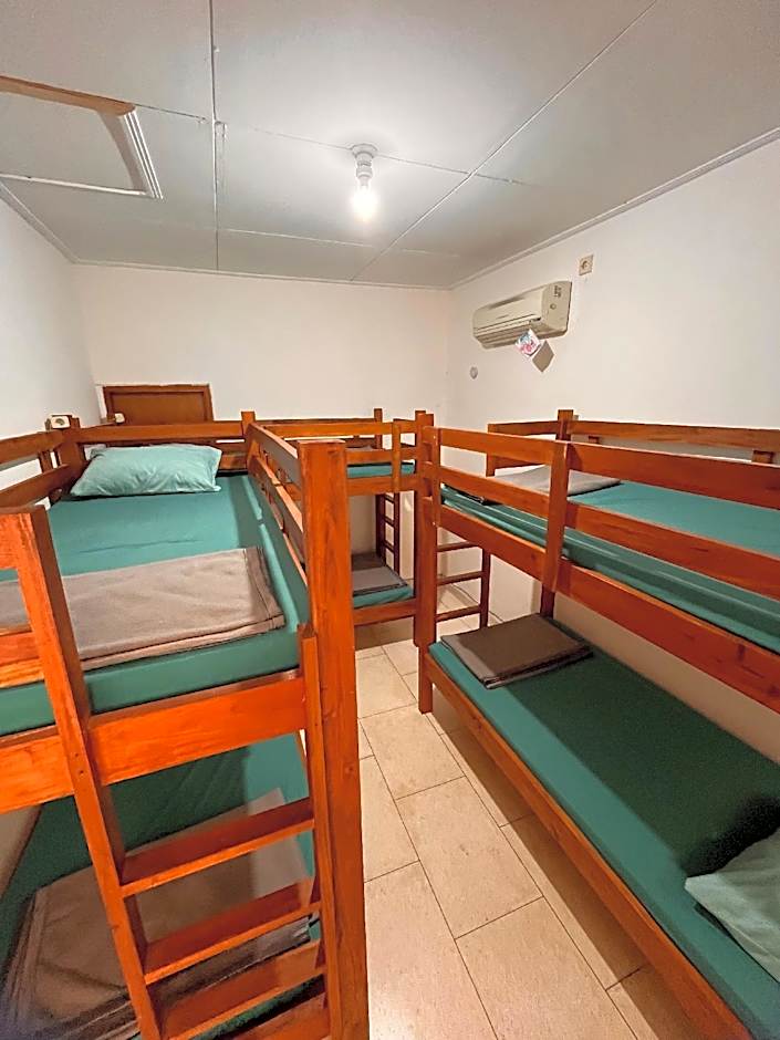Wijaya Hostel – Denpasar, BALI