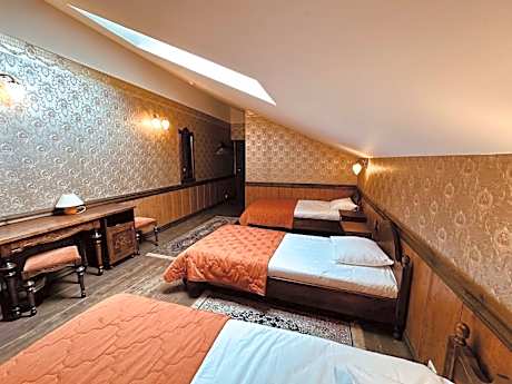 Triple Room with Shower