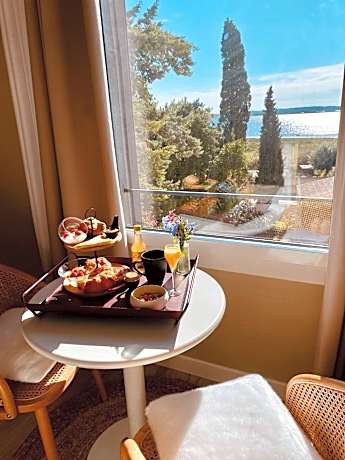 King Room with Lake View