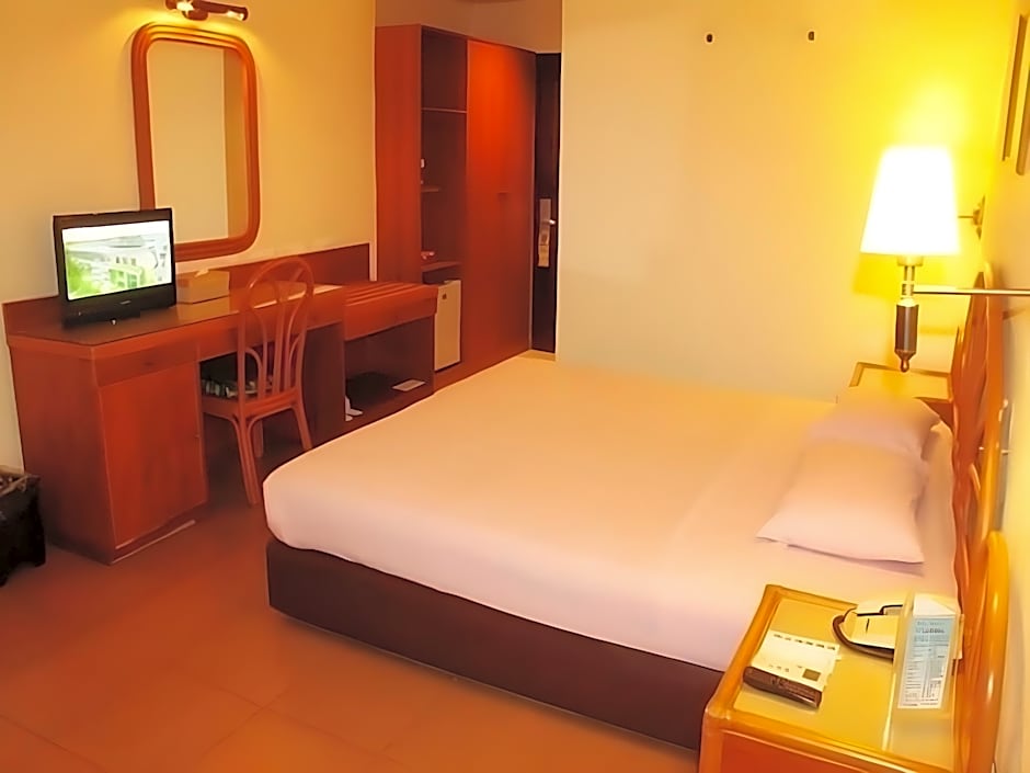 Losari Beach Hotel Makassar