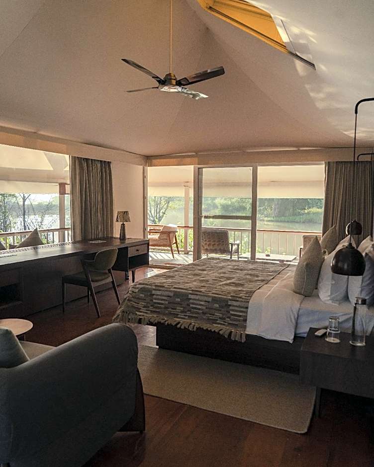 Tree of Life Ramvilas, Bandhavgarh