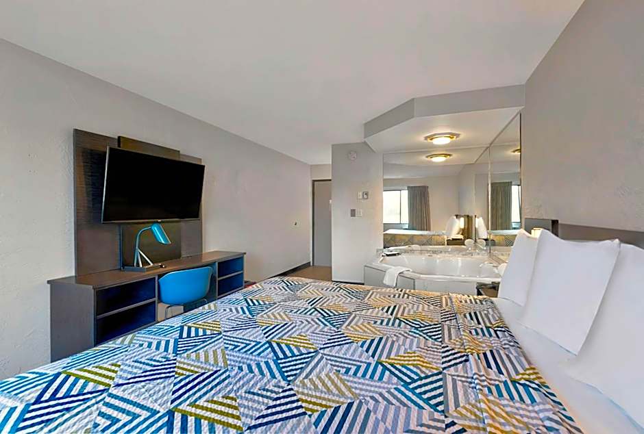 Motel 6-Oak Creek, WI