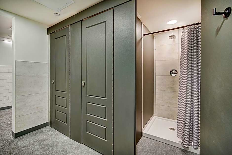 The Block Hotel & Commons