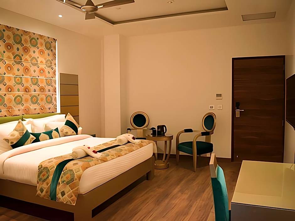 One Earth GG Regency (80 Steps to Golden Temple)