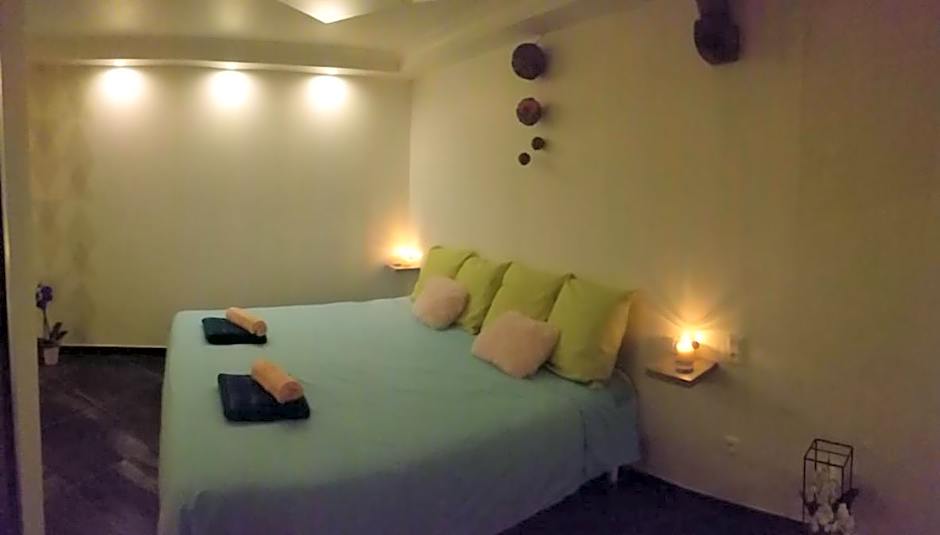 Le Ptit Spa de L'Abbaye Suite love et Spa privé