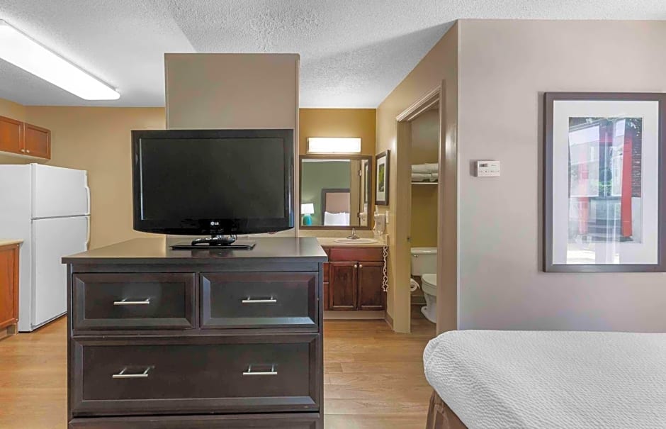 Extended Stay America Suites - Raleigh - RTP - 4919 Miami Blvd.