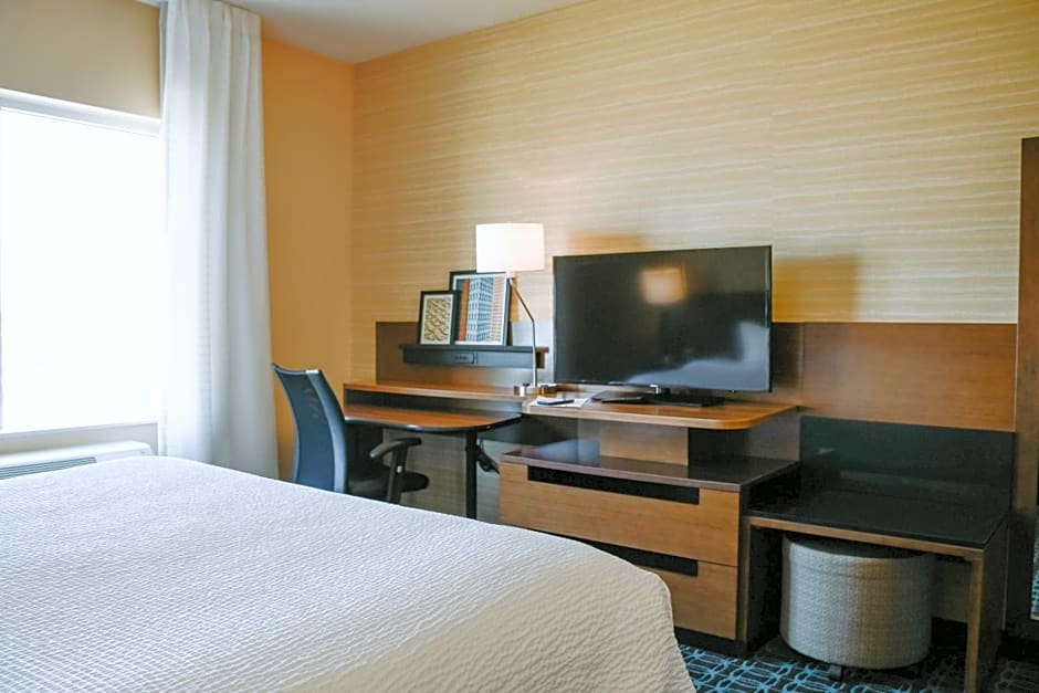 Fairfield Inn & Suites by Marriott Lincoln Airport