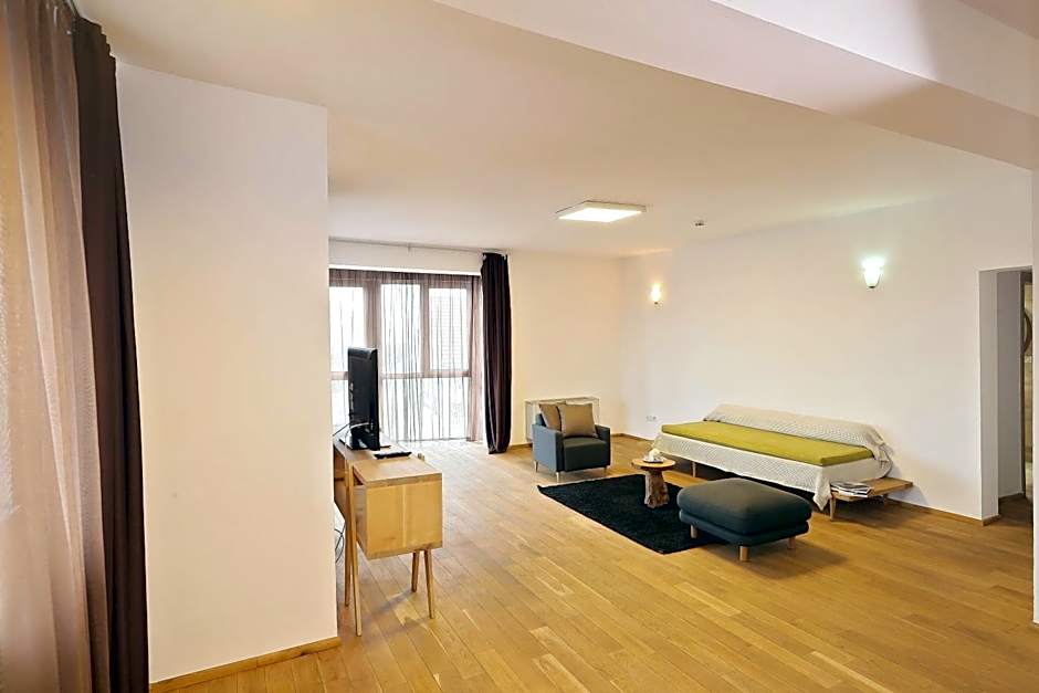 Living In Aparthotel