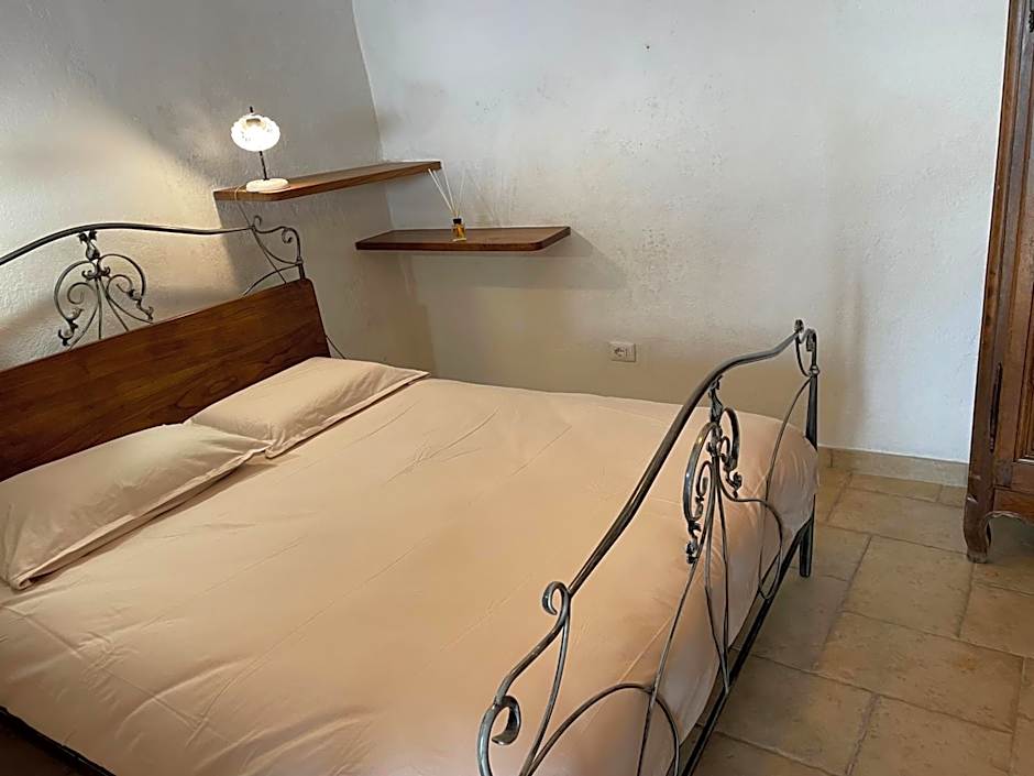 Oliventu - Tra gli ulivi sul mare