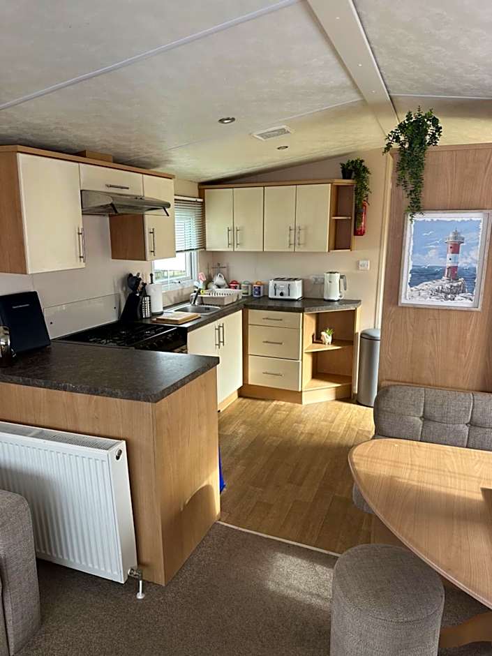 Phoenix caravan hire, Trecco bay