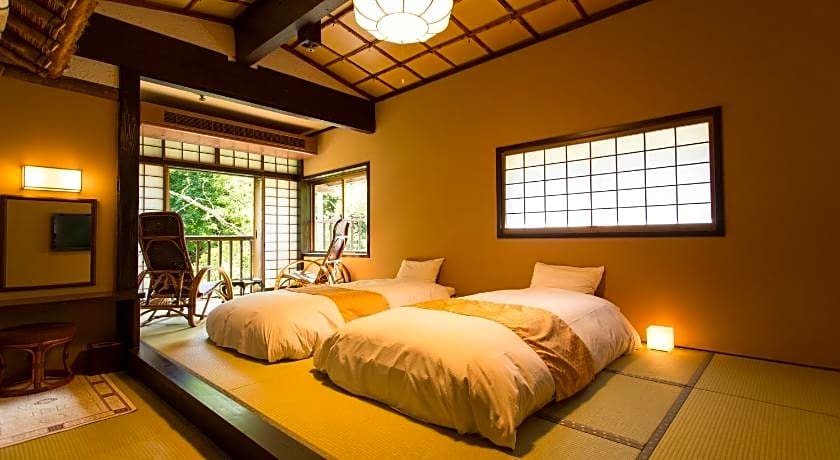 Honke Bankyu Hot Spring Ryokan