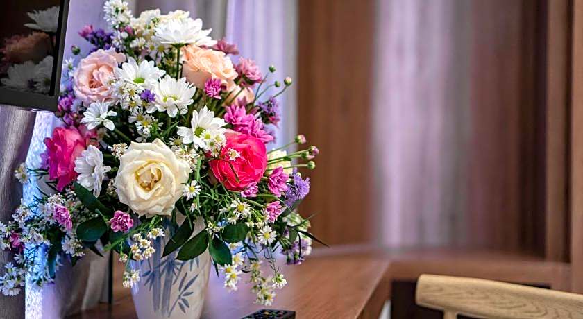 Tree Homestay Mitra RedDoorz